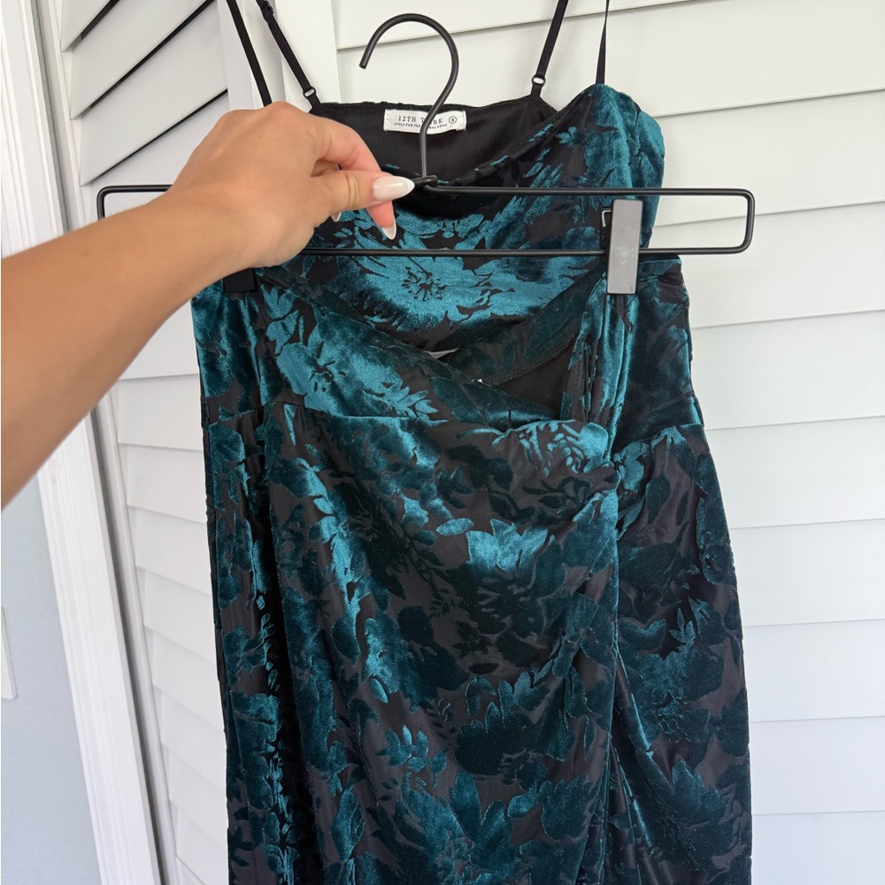 12th Tribe Teal and Black Velvet set